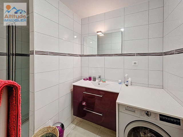 _lv_images__lot_0000000247_09_8277290