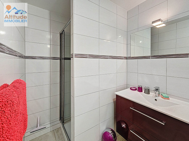 _lv_images__lot_0000000247_10_8277291