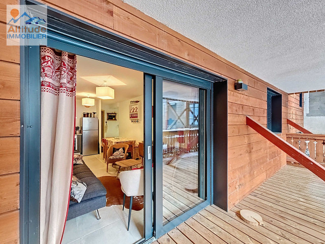 _lv_images__lot_0000000247_11_8277292