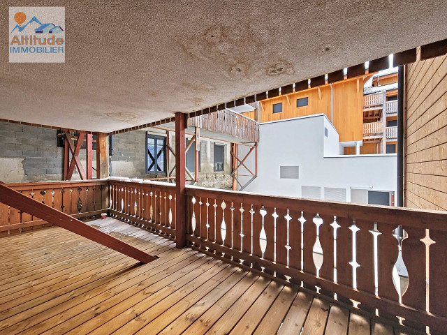 _lv_images__lot_0000000247_12_8277293