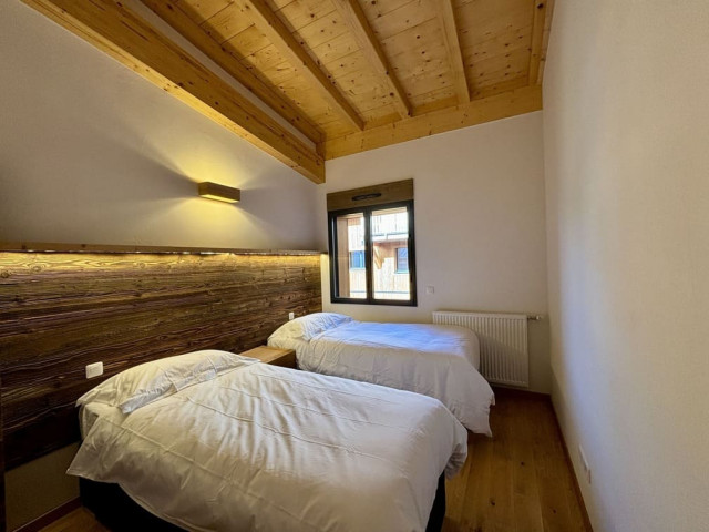 Apartment 14 in residence Les Soldanelles B, Chatel, Bedroom 2 single beds, Super Chatel gondola 74