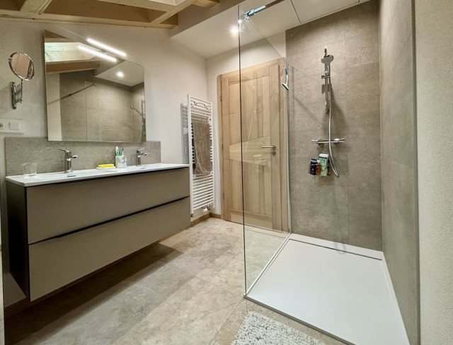 Appartement 301, Résidence Le Panorama, Châtel, Salle de douche, Télécabine de Super Chatel
