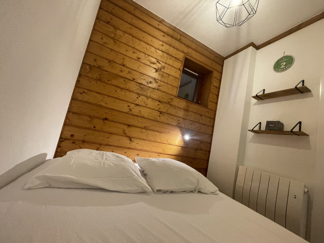 Apartment for 4 people, Chalet de l'Oy, Loy Châtel, Room 2, Skiing with friends (ALT)