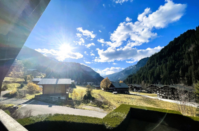 Apartment for 4 people, Chalet de l'Oy, Loy Châtel, Balcony view, Nature walks (ALT)