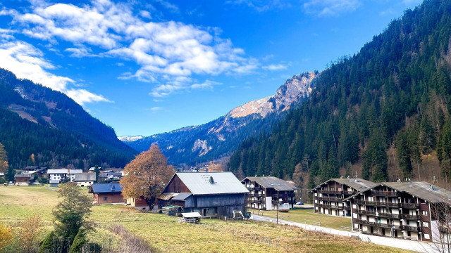 Apartment for 4 people, Chalet de l'Oy, Loy Châtel, Balcony View, Mountain Getaway (ALT)
