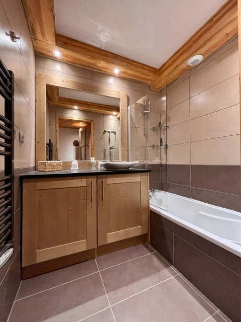 Appartement 5D dans résidence Les Chalets d'Angèle, Châtel, Salle de bains, Alpes du Nord