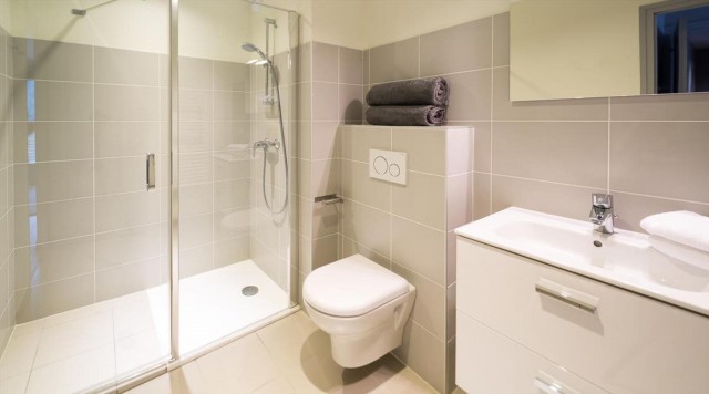 Appartement 6/8 personnes à Châtel résidence 360 centre du village salle de bain