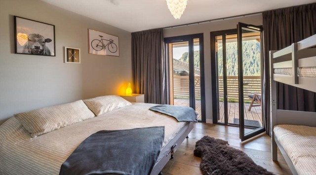 Appartement 6 personnes à Châtel résidence 360 centre du village chambre avec balcon