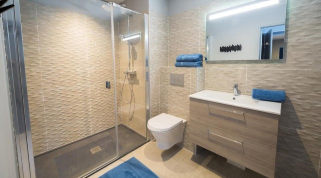 Appartement 6 personnes à Châtel résidence 360 centre du village salle de douche