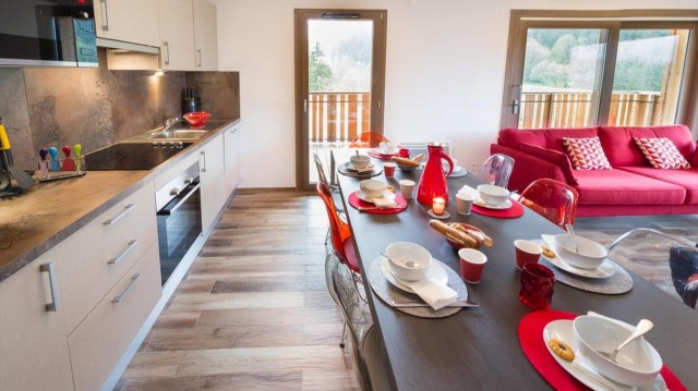 Appartement 8 personnes à Châtel résidence 4 élèments salle à manger coin cuisine