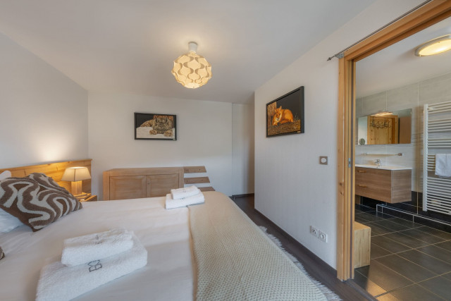 Apartment in Châtel, Bellevue Residence, Double bedroom with bathroom, Châtel Tourism