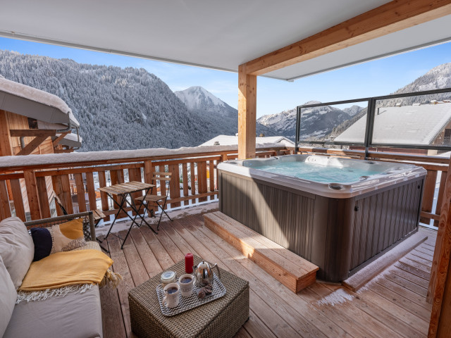 O Rouge Residence, Terrace with hot tub, Châtel Ski 74 (ALT)