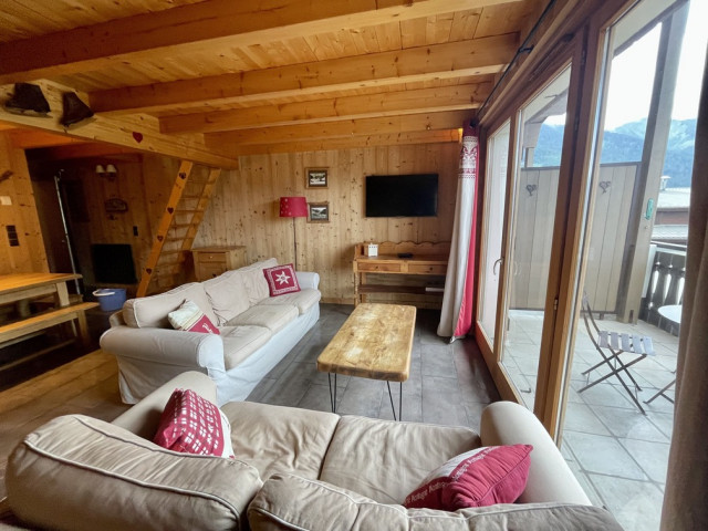 Apartment Armoises 14, Châtel, Living room and balcony