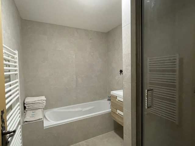 “Boule de Neige” Apartment, bathroom, Châtel Tourism