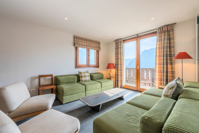 Apartment Caribou 4, Living room with balcony access, Chatel Portes du Soleil