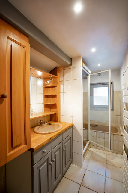 Apartment CHA236, Bath and shower room, Châtel Ski holidays