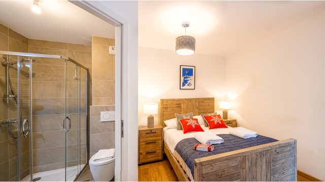 Appartement Chalet des Freinets, 8 personnes, Châtel, chambre double avec salle de douche