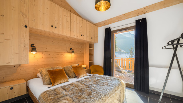 Apartment Chalet des Freinets, Bedroom double bed, Châtel Mountain 74