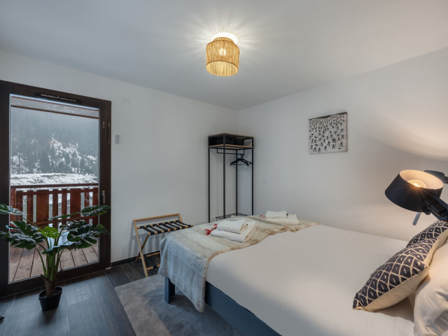 Apartment Chalet des Freinets, Bedroom double bed, Châtel Snow 74