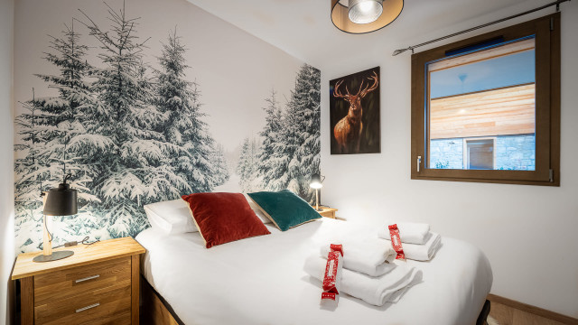 Apartment Chalet des Freinets, Bedroom double bed, Châtel Chairlift 74