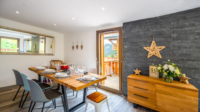 Apartment Chalet des Freinets, Dining room with balcony, Châtel Portes du Soleil