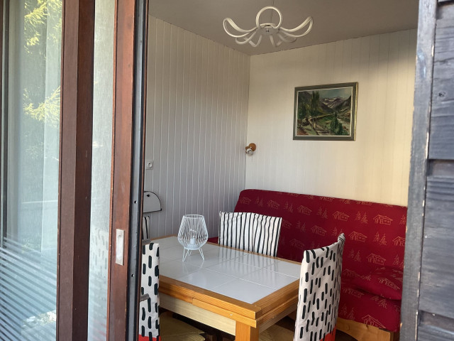 Appartement Croix de Savoie n°16, salon, Châtel randonnée montagne chalet