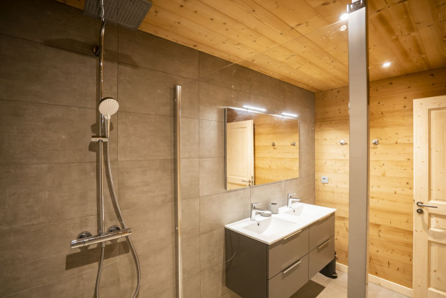 Appartement dans chalet 3 fontaines, 9 personnes, Salle de bain, Châtel randonnées