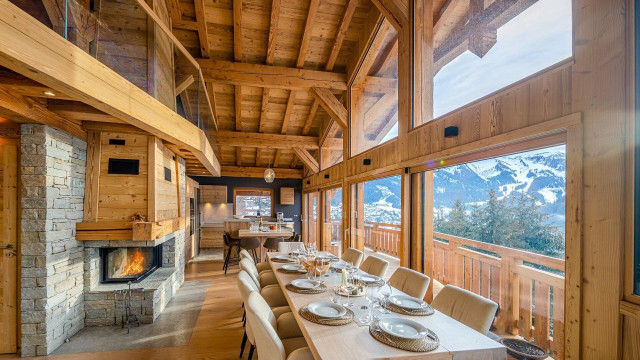 Apartment in chalet CHATOU HAUT, Dining room and fireplace, Châtel Portes du Soleil