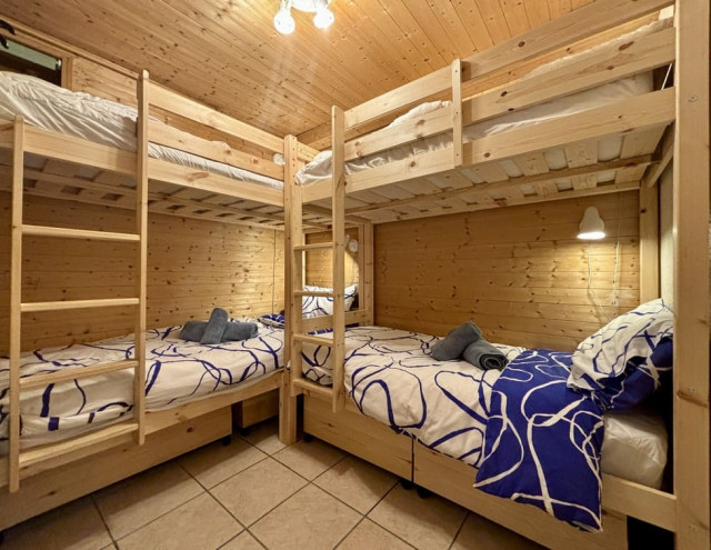 Apartment in Chalet des Iris, Chatel, Bedroom 2 x 2 bunk beds, Ski passes