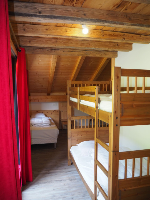 Appartement dans chalet la Clairière, Chambre 2 lits simples + 2 lits superposés, Location Vacances 74390