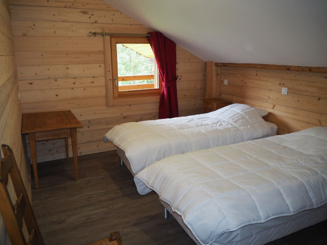 Apartment in chalet la clairière, Châtel, Bedroom 2 single beds, Ski rental 74390