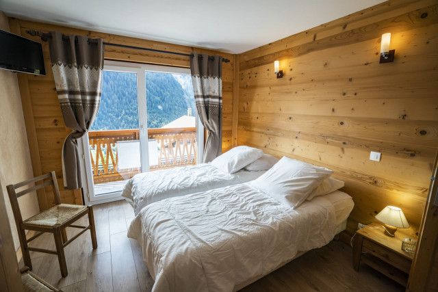 Apartment in Chalet La Puce, Bedroom 2 single bed, Châtel Mountain 74