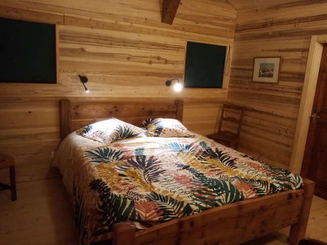 Appartment in chalet le Détour, double bedroom upstairs, La Chapelle d'Abondance