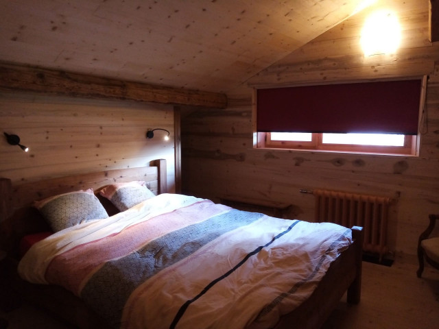 Appartement dans chalet le Détour, chambre lit double, Vacances ski La Chapelle d'Abondance