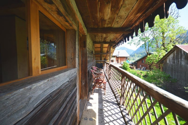 Appartement dans chalet le Détour, le balcon en été, La Chapelle d'Abondance