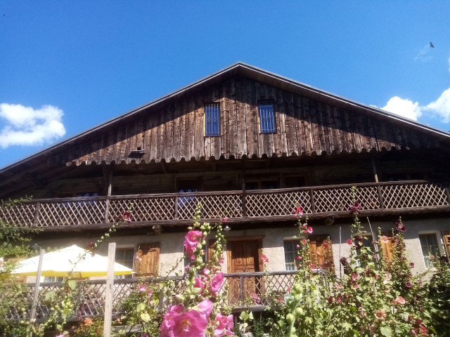 Appartement dans chalet le Détour, le chalet en été, La Chapelle d'Abondance