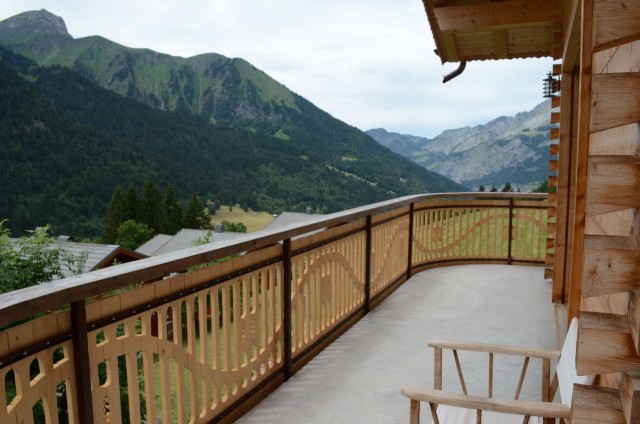 Appartement dans chalet Les Greniers Balcon Châtel 2