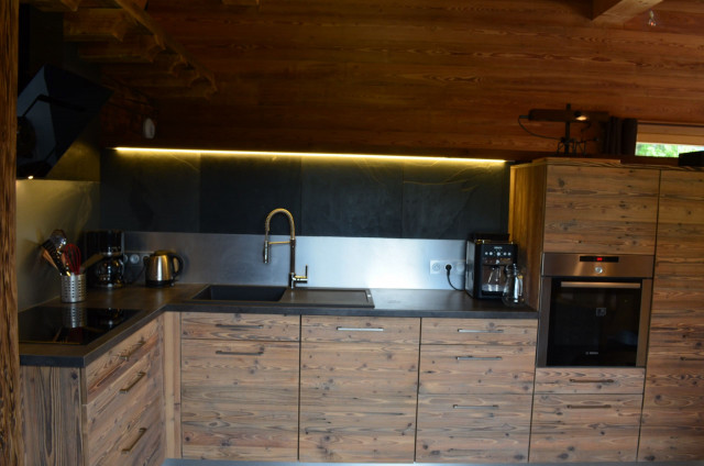 Apartment in chalet Les Greniers, Kitchen, Châtel 74390