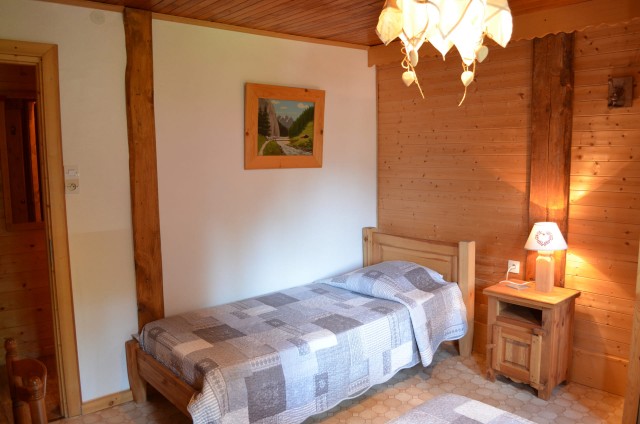 Appartement dans chalet les Pivottes, Chambre 2 lits simples, Châtel Haute Savoie