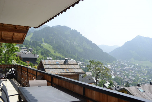 Apartment in the Pensée des Alpes chalet, mountain view, Châtel mountain holidays, sunshine, hiking
