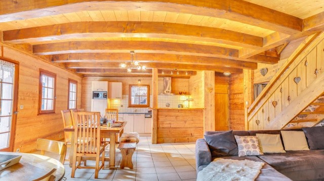 Appartement dans chalet PONT A, 8/9 personnes, La Chapelle d'Abondance, séjour, cuisine ouverte