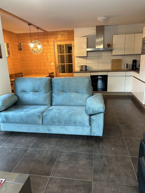 Apartment Clos des Oursons, Living room and kitchen, Mountains holiday 74390