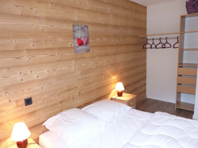 Appartement dans résidence Savoisien, Chambre double, Châtel Location Vacances Ski