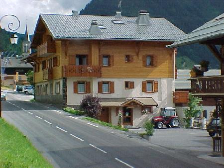 Appartement Echo des Montagnes 3, vue extérieure du chalet, Châtel Tourisme