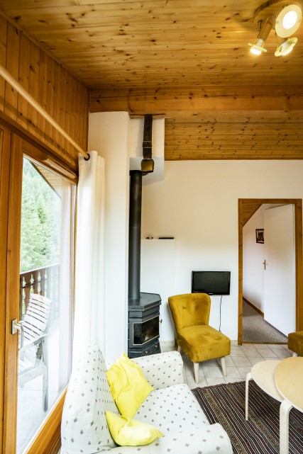 Appartement Forsythia, Châtel, Freinets, 4 personnes, séjour, poêle à bois