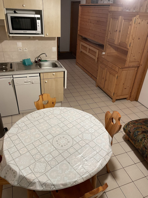 Appartement Iris 21, cuisine salle à manger, Châtel Les Portes du Soleil