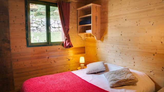 Apartment La Calèche, Bedroom double bed, Châtel French Alps