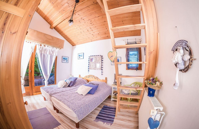 Appartement La Couqueille, Chambre 2 lits simples à l'étage, Châtel