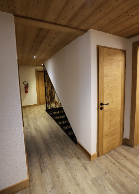 Apartment le Biwak in chalet la Cascade, Châtel, Stairway