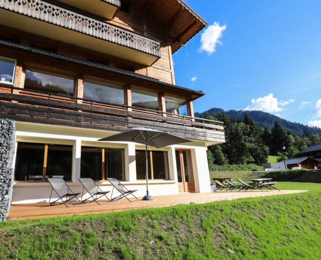 Apartment le Sommet in chalet la Cascade, Châtel, Balcony-Terrace